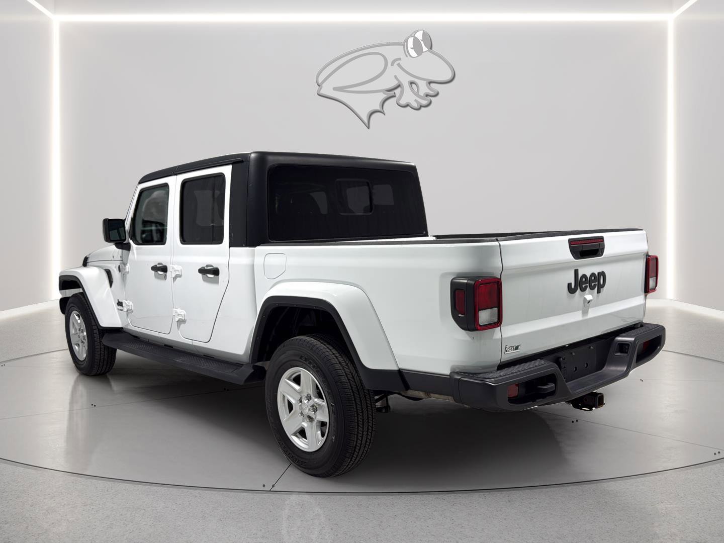 Used 2022 Jeep Gladiator Sport image 3