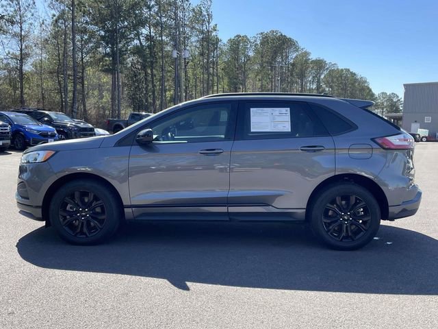 Certified 2024 Ford Edge SE w/ Black Appearance Package image 28