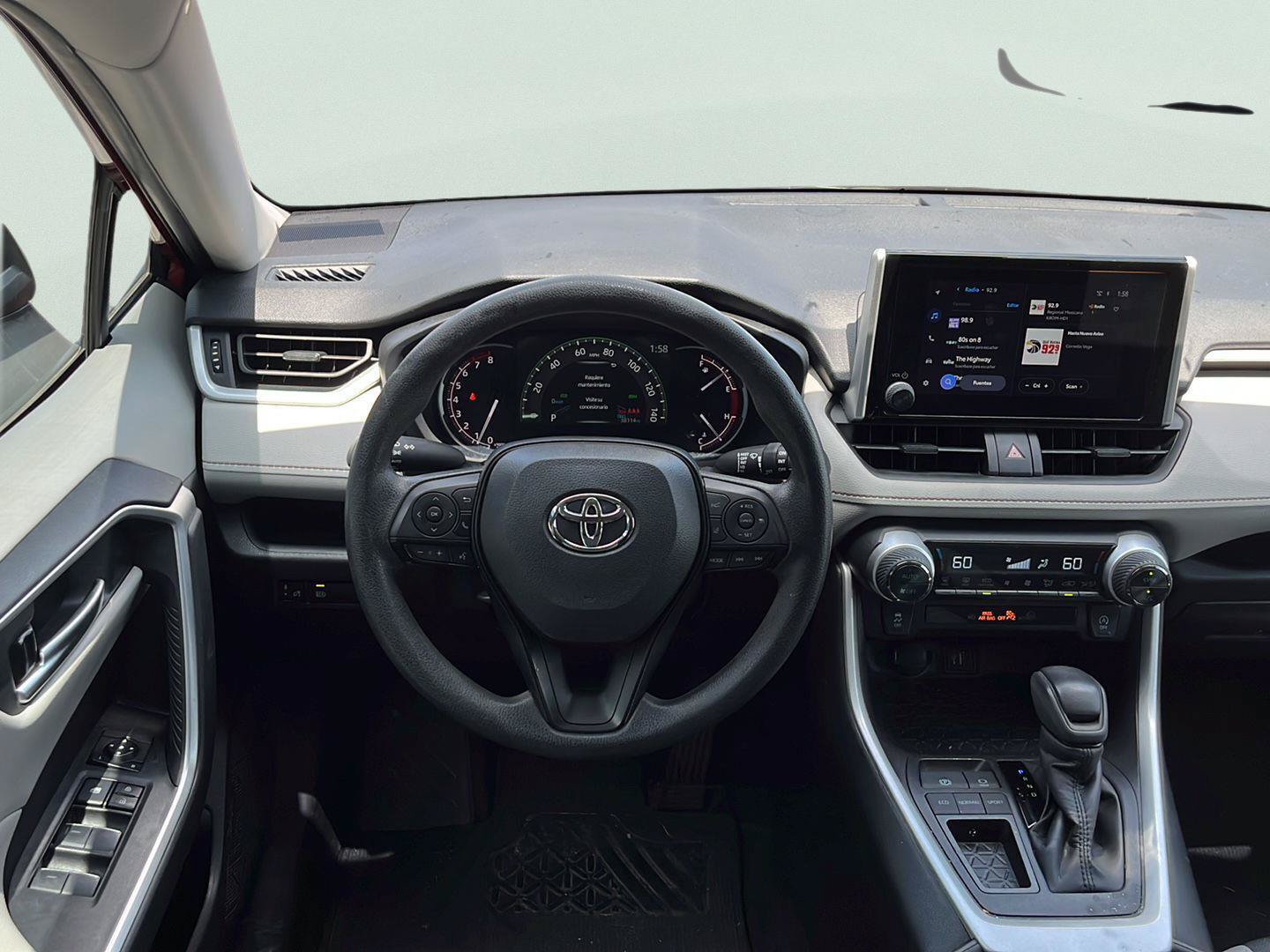 Used 2025 Toyota RAV4 XLE FWD image 9