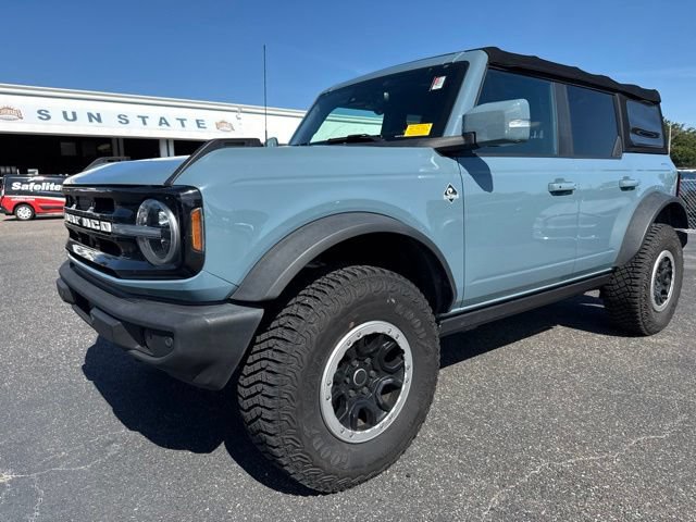 Certified 2022 Ford Bronco Outer Banks w/ Sasquatch Package AWD/4WD image 2