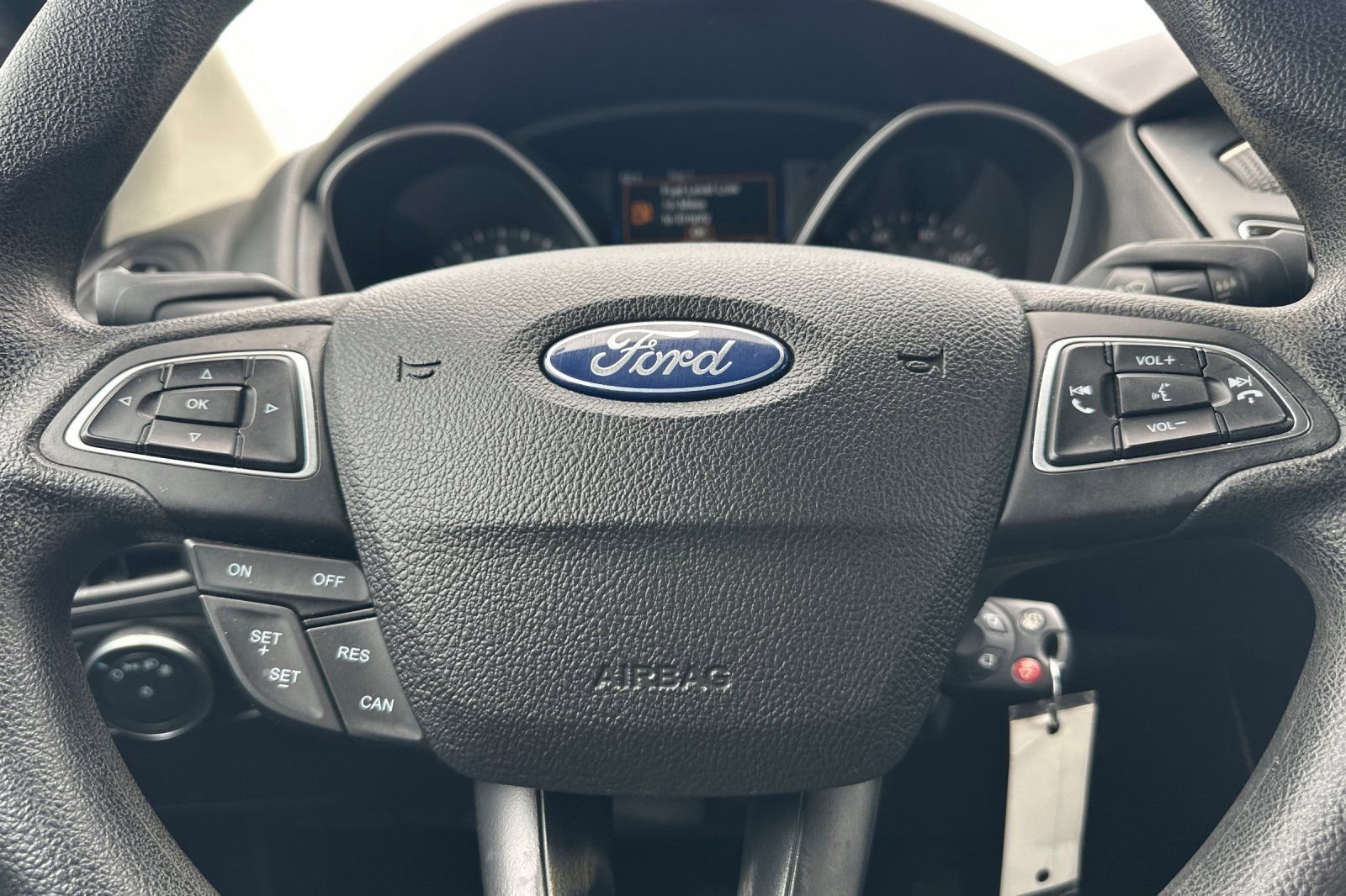 Certified 2018 Ford Focus SE FWD image 20