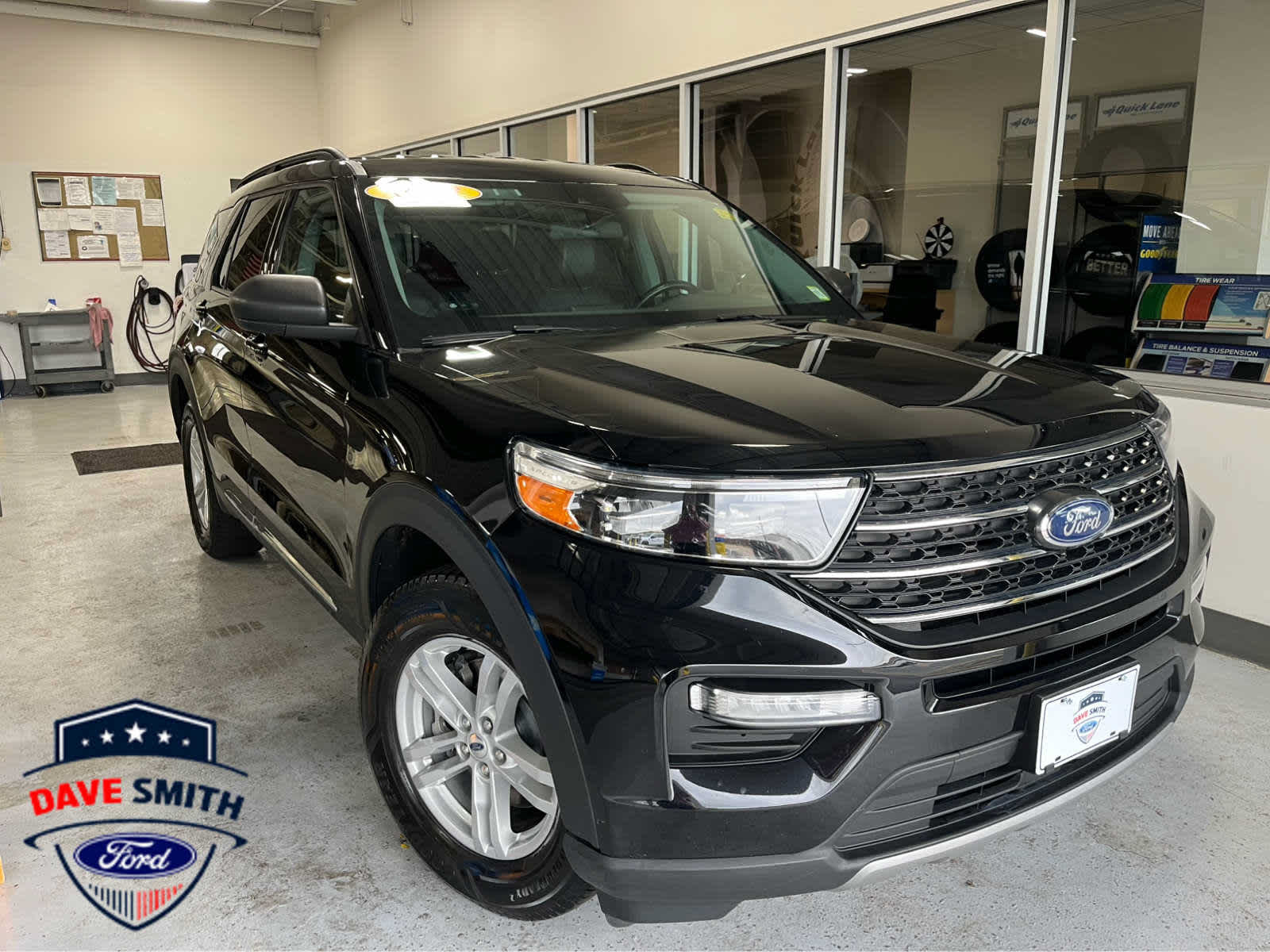 Certified 2023 Ford Explorer XLT w/ Equipment Group 202A AWD/4WD image 2
