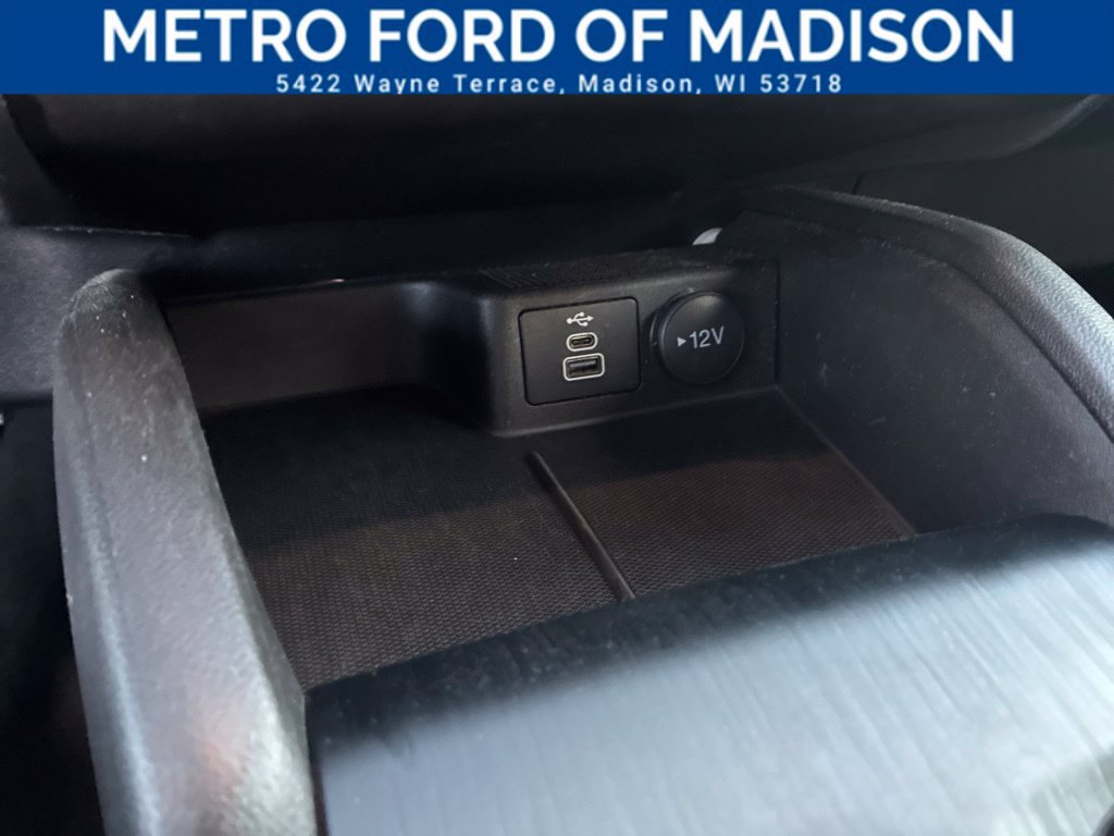 Certified 2025 Ford Escape ST-Line AWD/4WD image 17