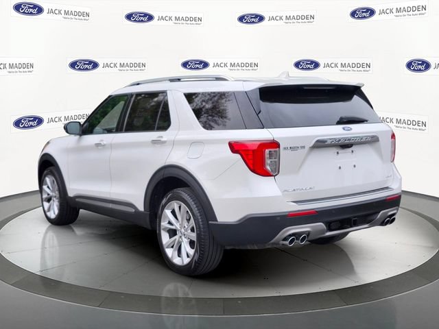 Certified 2023 Ford Explorer Platinum w/ Technology Package AWD/4WD image 3