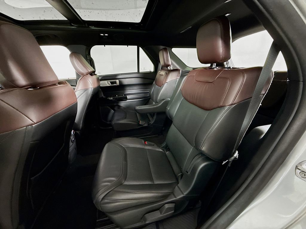 Certified 2023 Ford Explorer Platinum w/ Technology Package image 26