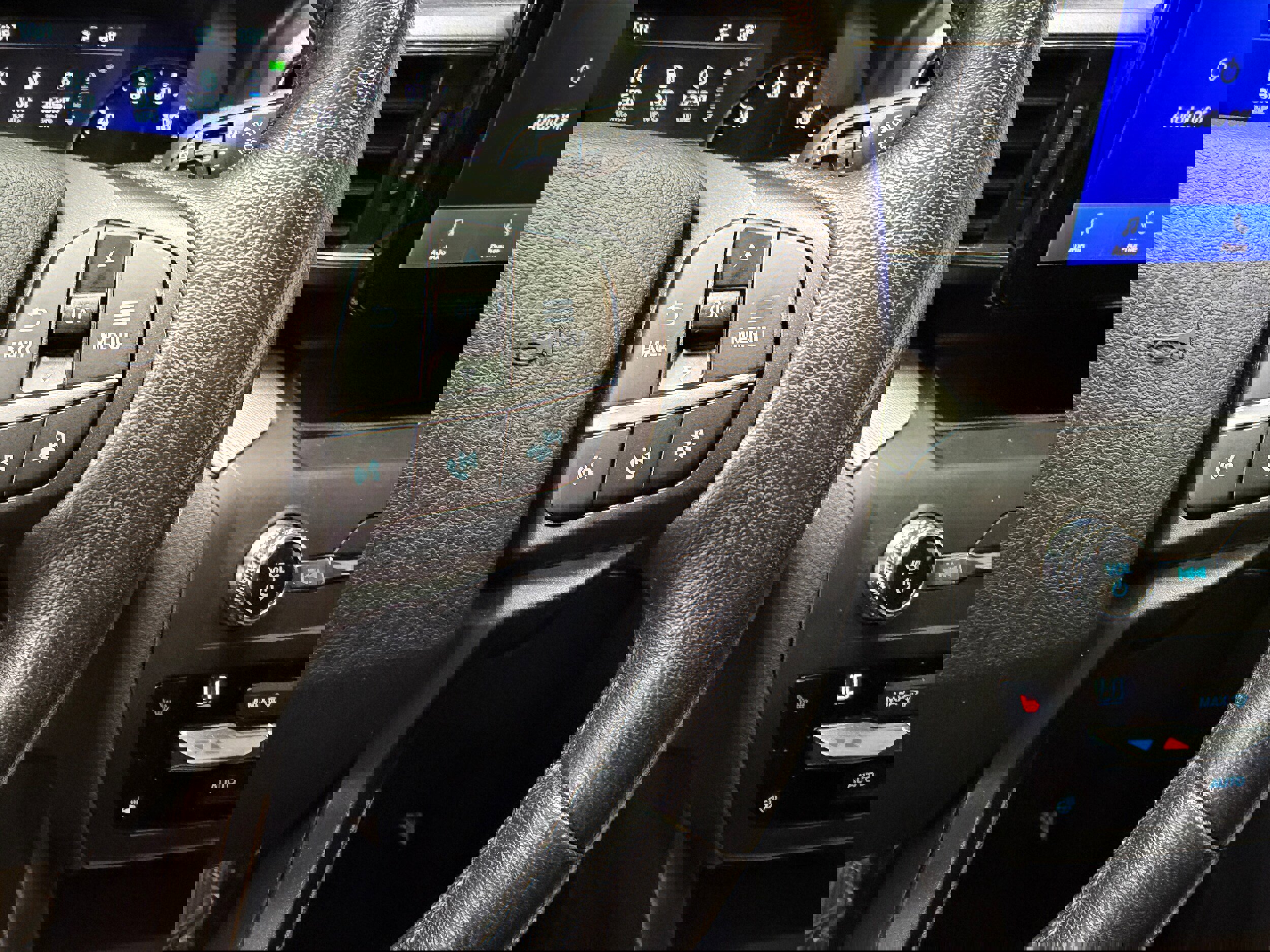 Certified 2020 Ford Explorer XLT w/ Equipment Group 202A image 21