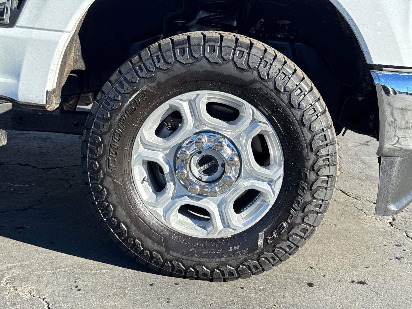 Certified 2025 Ford F250 XLT w/ FX4 Off-Road Package image 6