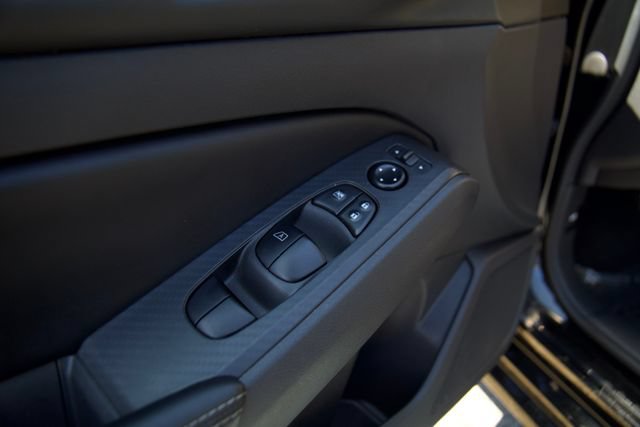 Used 2025 Nissan Altima 2.5 SV FWD image 12
