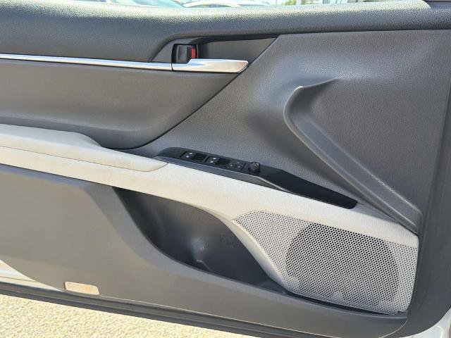 Used 2019 Toyota Camry LE w/ Carpet Mat Package FWD image 17