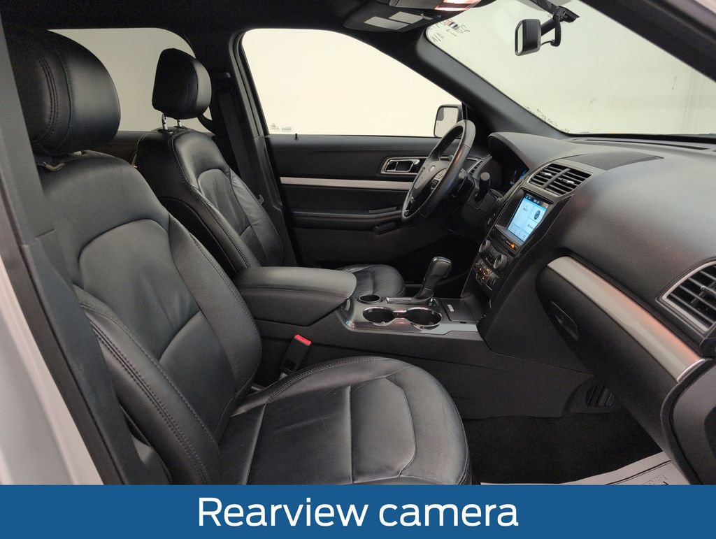 Certified 2017 Ford Explorer XLT w/ Equipment Group 202A FWD image 15