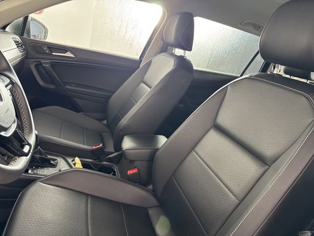 Used 2021 Volkswagen Tiguan SE image 11