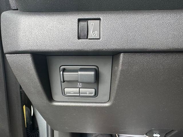 Used 2024 Chevrolet Colorado Trail Boss w/ LPO, Dark Essentials Package AWD/4WD image 13