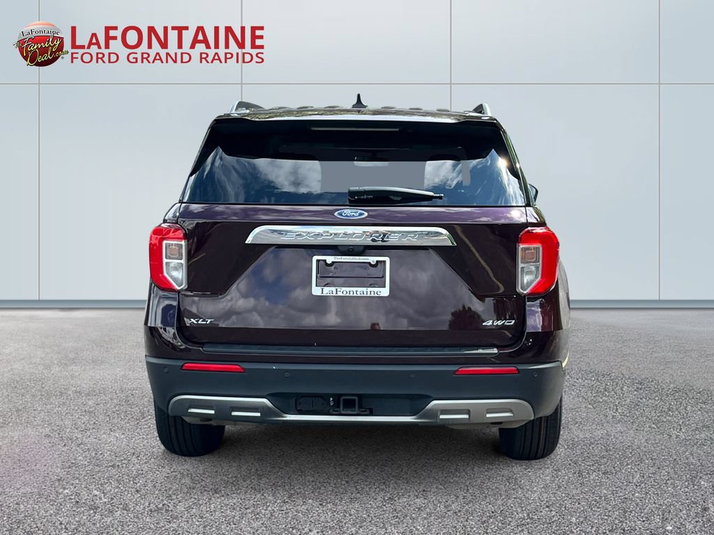 Certified 2022 Ford Explorer XLT w/ Equipment Group 202A AWD/4WD image 6