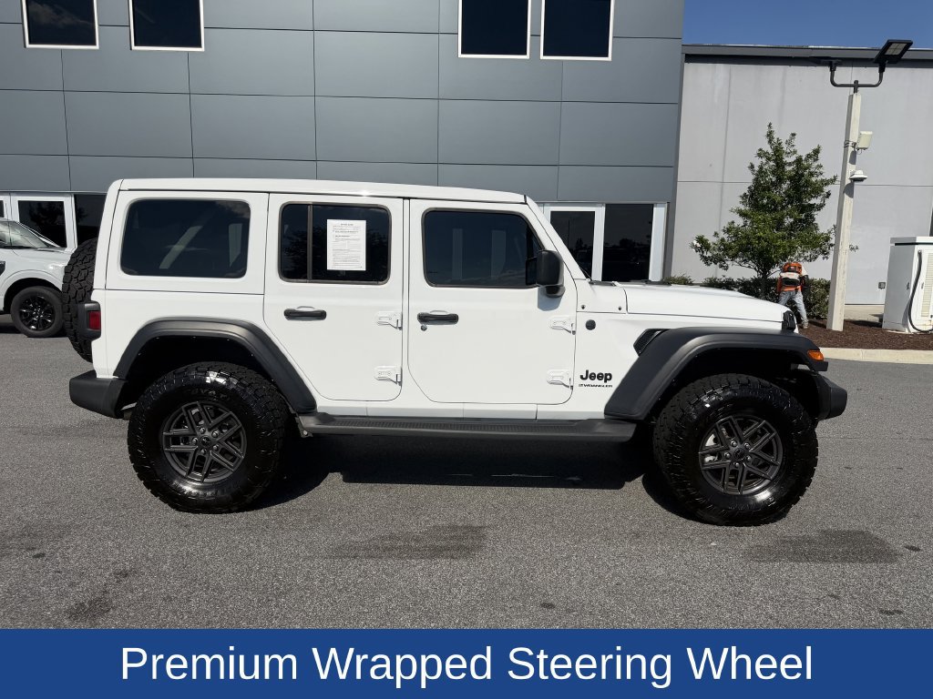 Used 2024 Jeep Wrangler Unlimited Sport AWD/4WD image 8