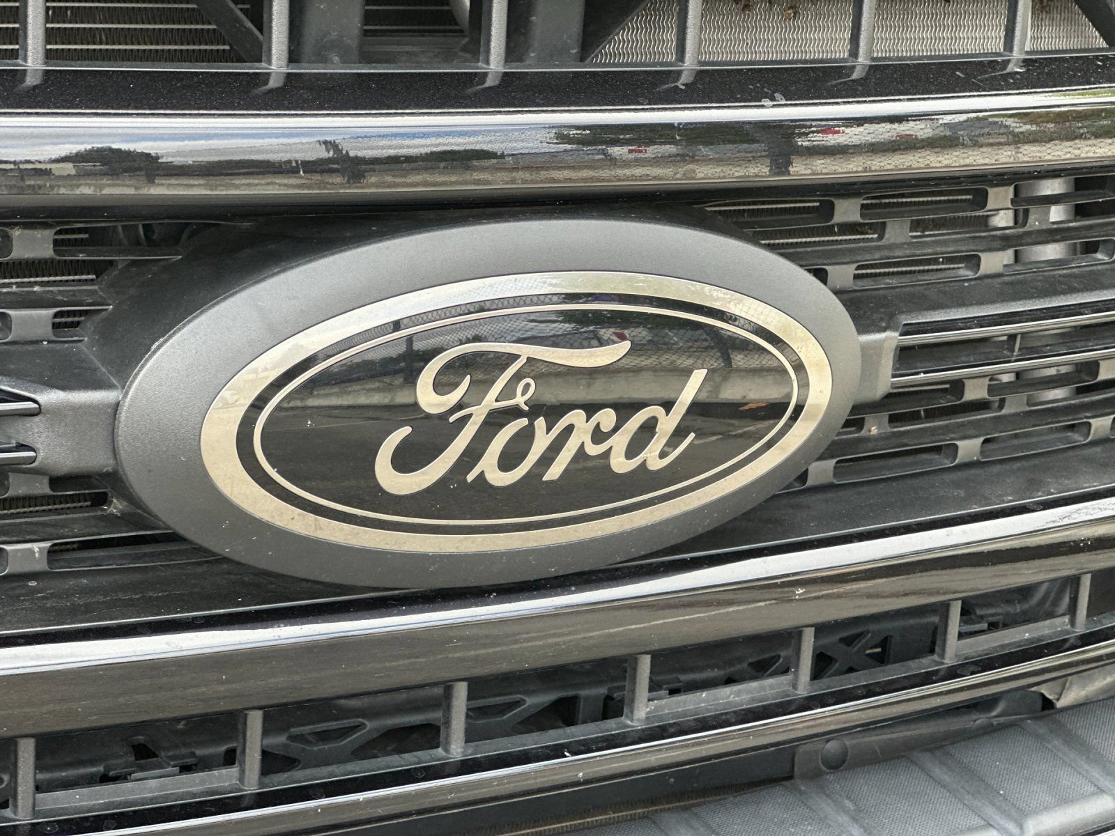 Certified 2022 Ford F250 XLT w/ Black Appearance Package AWD/4WD image 36