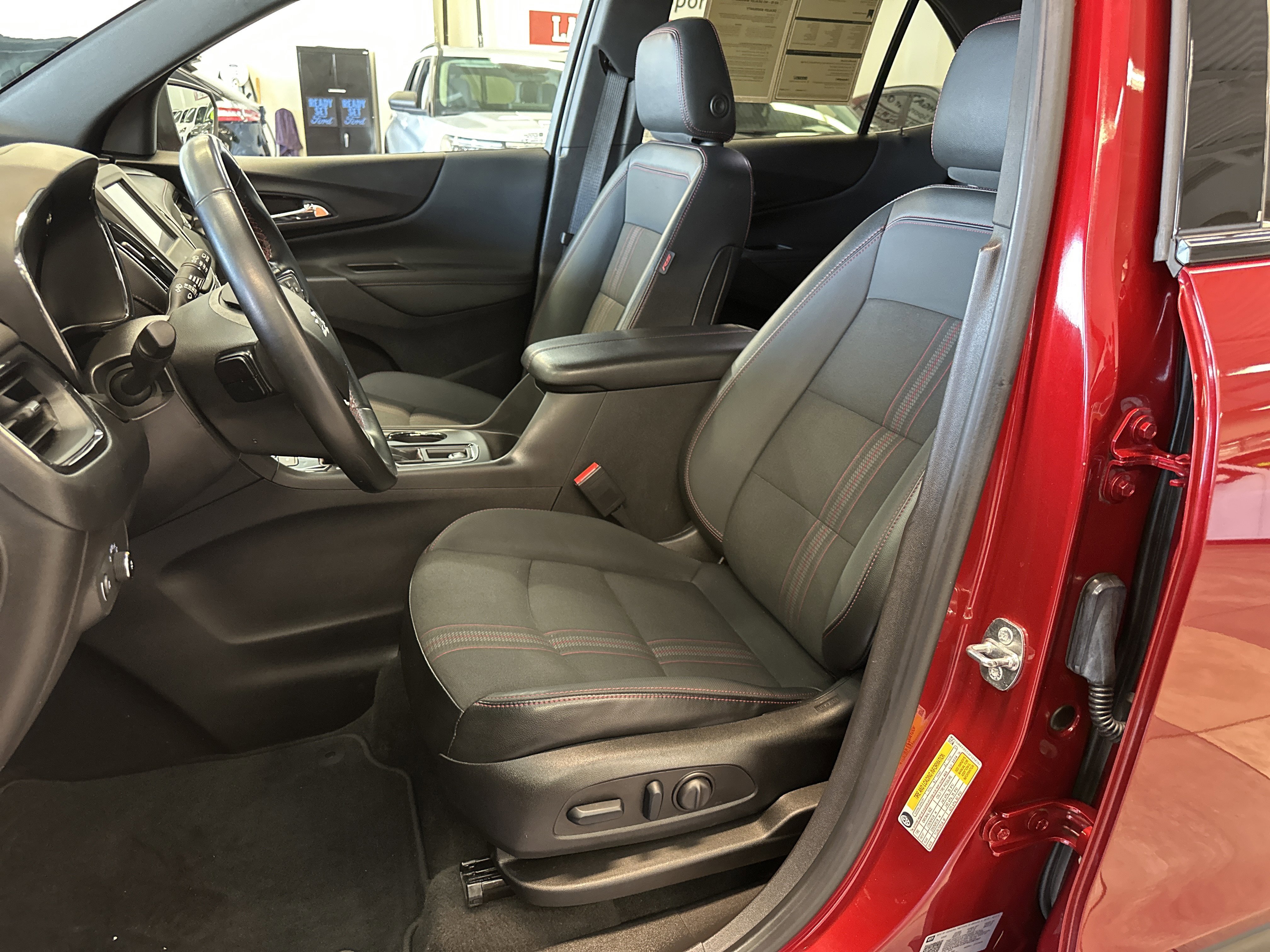 Used 2023 Chevrolet Equinox RS image 13