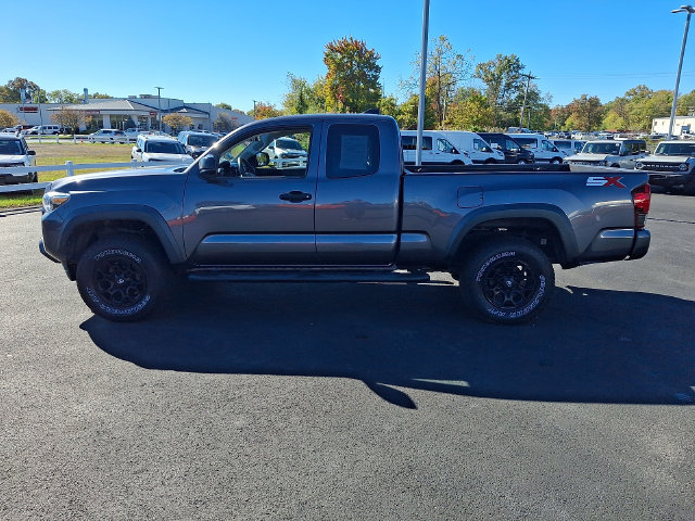 Used 2020 Toyota Tacoma SR w/ SX Package AWD/4WD image 7