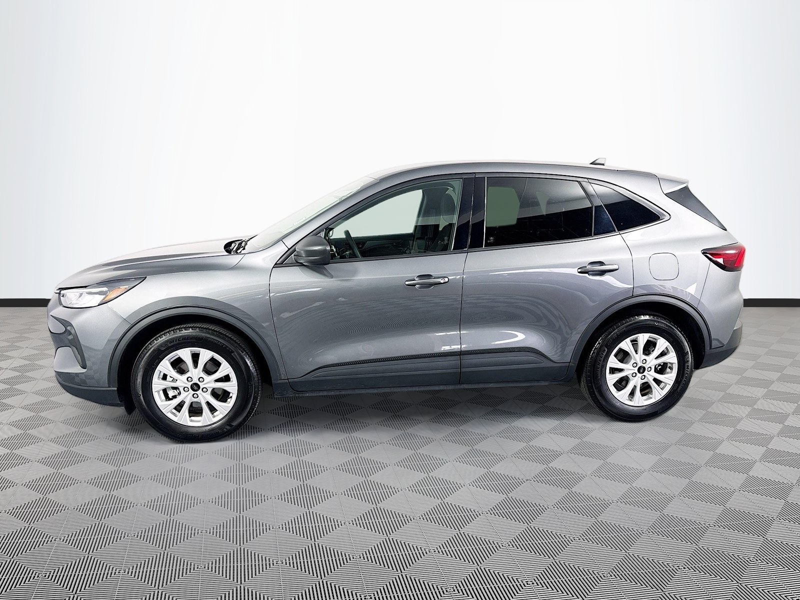 Certified 2025 Ford Escape Active FWD image 4