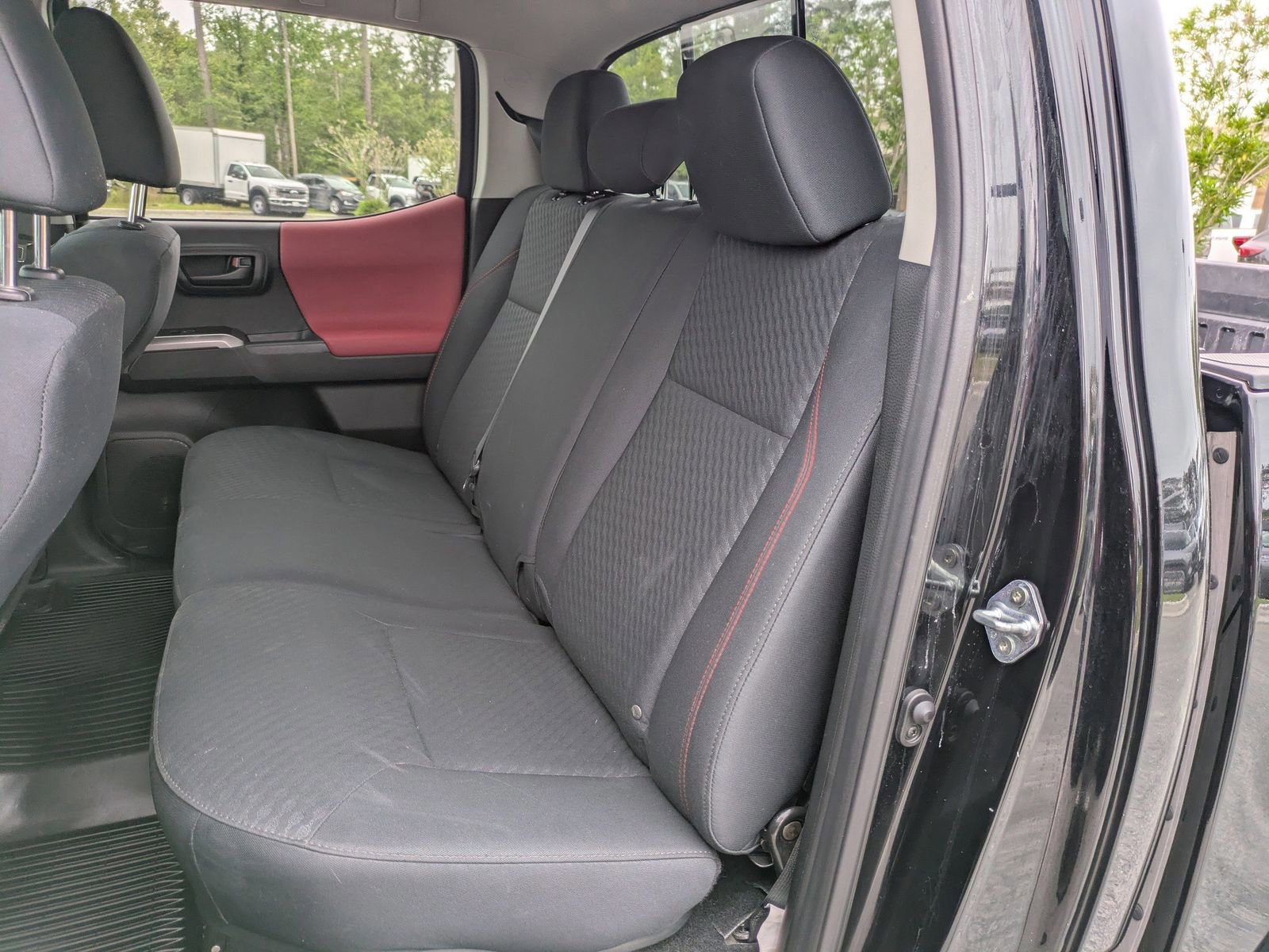 Used 2021 Toyota Tacoma SR5 AWD/4WD image 8