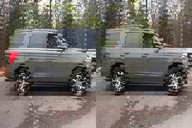 Certified 2024 Ford Expedition XLT image 6