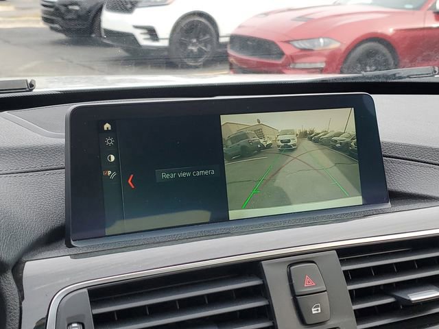 Used 2018 BMW 330i xDrive Sedan w/ Convenience Package image 18