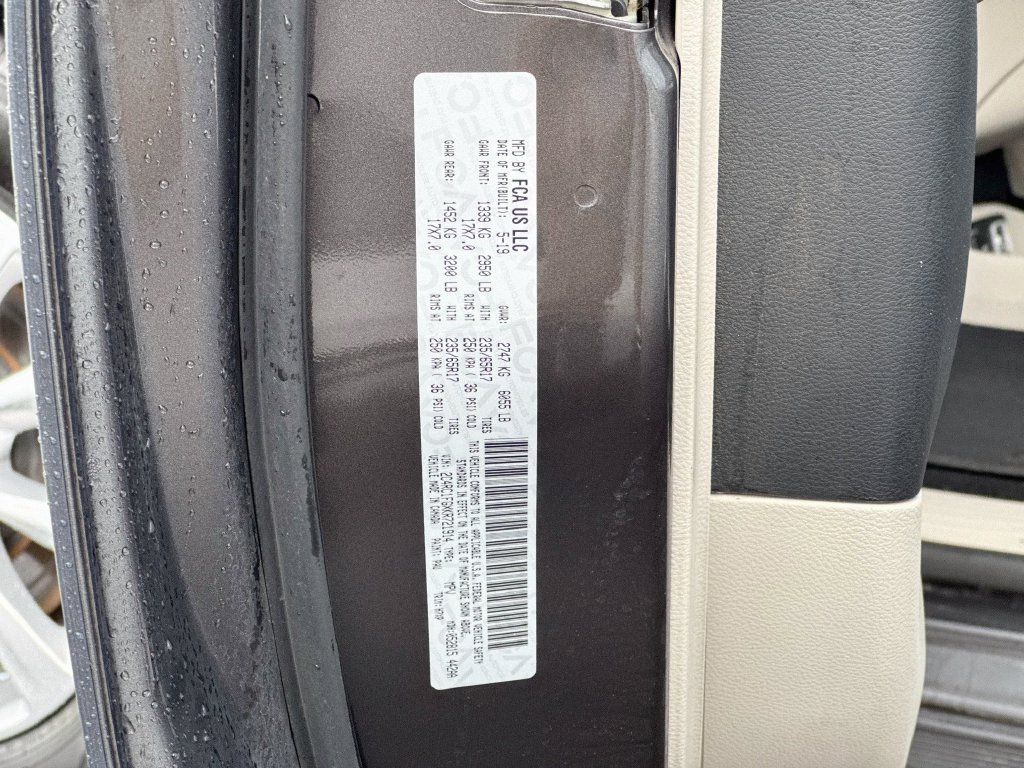 Used 2019 Chrysler Pacifica Touring Plus w/ Advanced Safetytec Group FWD image 31