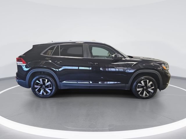 Used 2023 Volkswagen Atlas Cross Sport SE AWD/4WD image 2