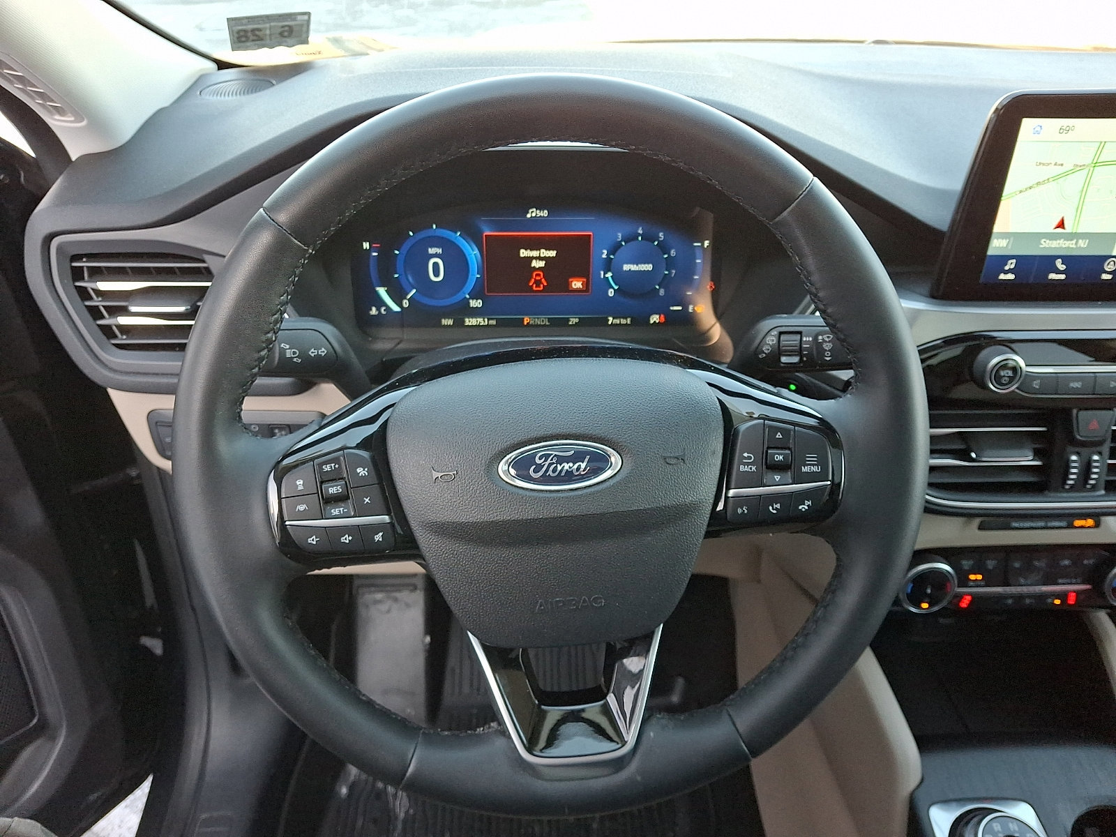 Certified 2022 Ford Escape Titanium w/ Class II Trailer Tow Package image 22