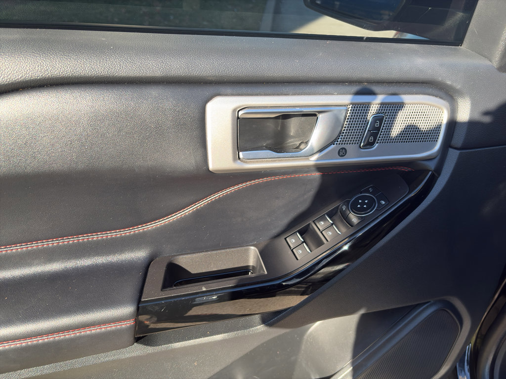 Certified 2023 Ford Explorer ST-Line w/ Class IV Trailer Tow Package image 4