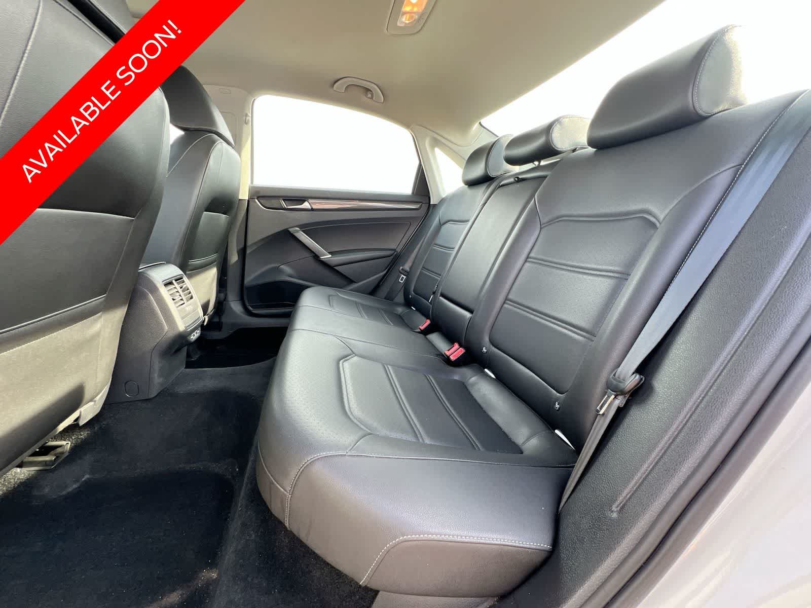 Used 2020 Volkswagen Passat 2.0T R-Line FWD image 19