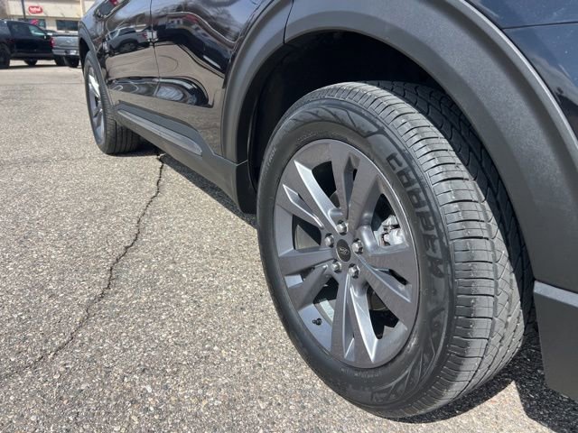 Certified 2022 Ford Explorer XLT w/ Equipment Group 202A image 30