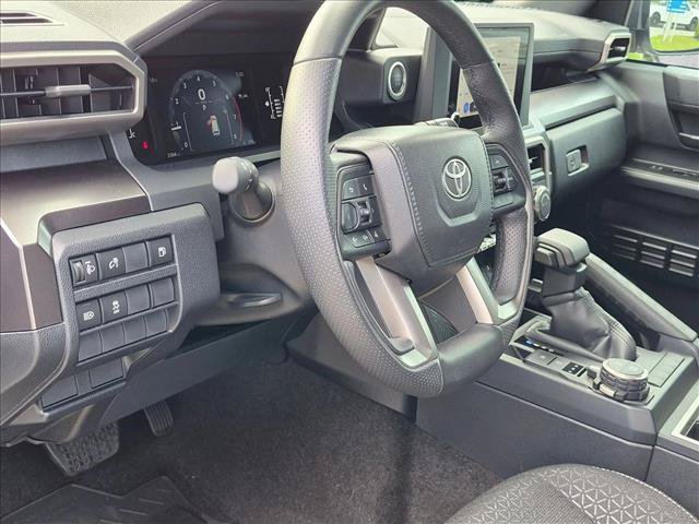 Used 2025 Toyota 4Runner SR5 AWD/4WD image 9