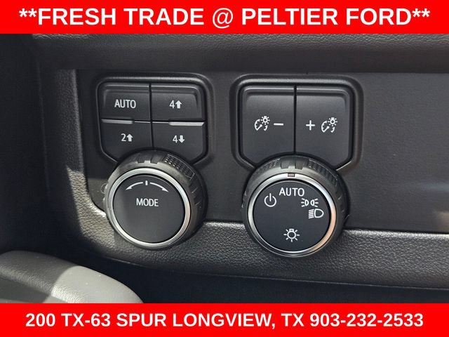 Used 2022 Chevrolet Tahoe Z71 w/ Luxury Package AWD/4WD image 29