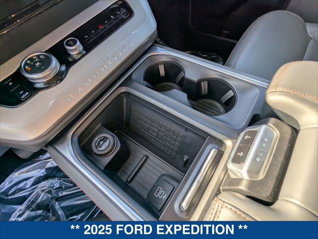 Certified 2025 Ford Expedition Active image 16