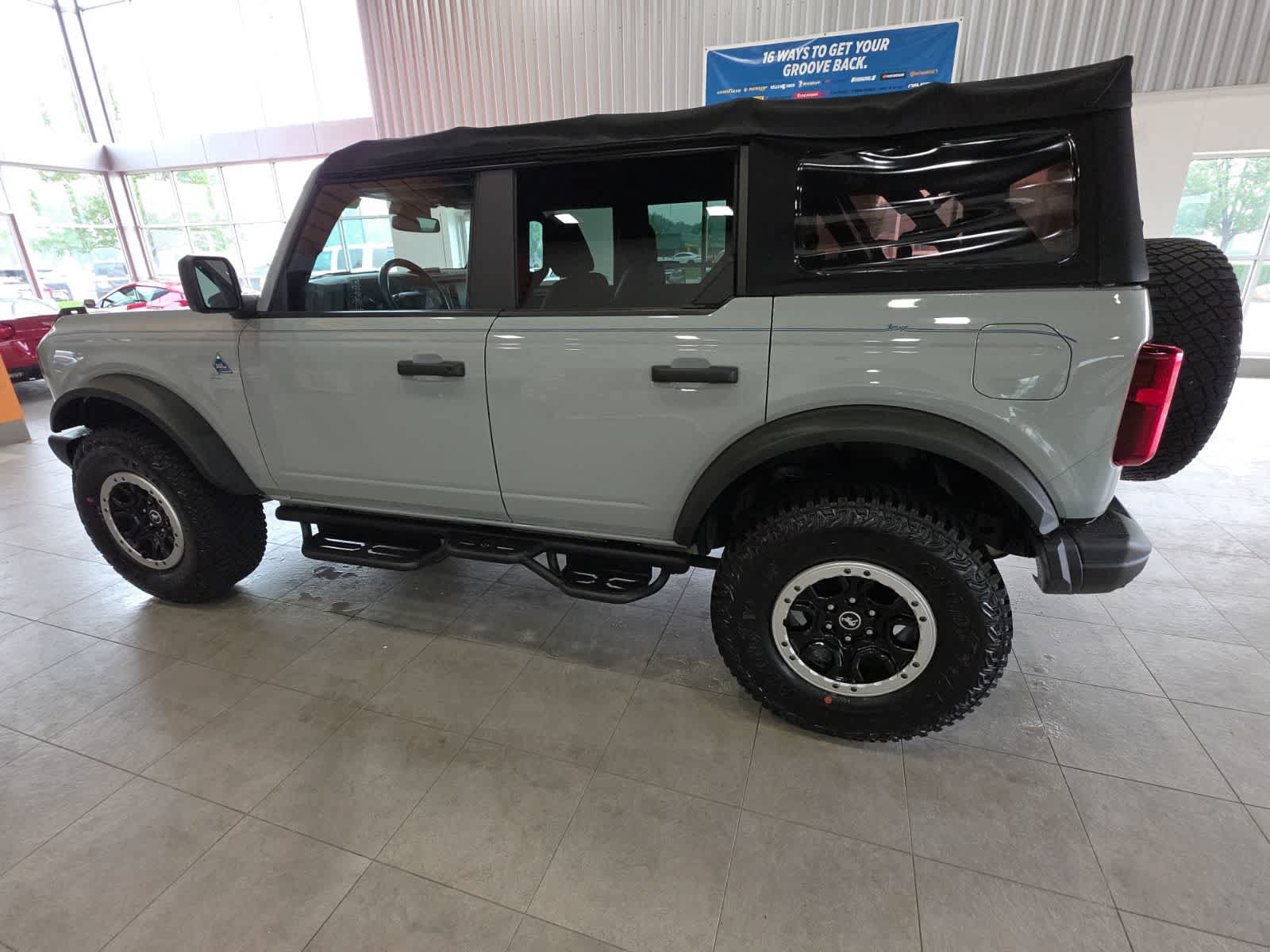 Certified 2022 Ford Bronco Black Diamond w/ Sasquatch Package AWD/4WD image 14