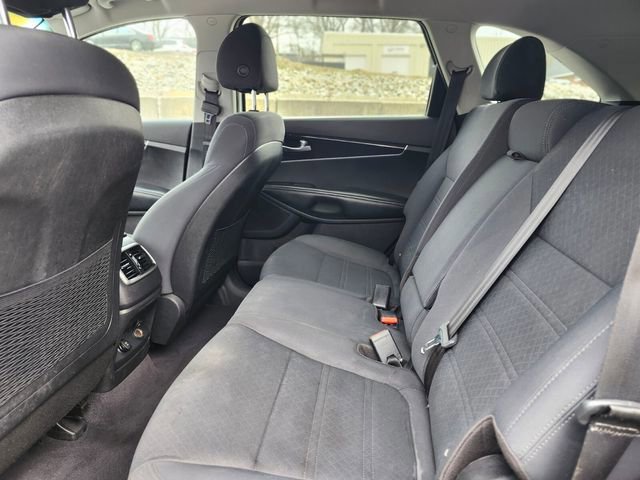 Used 2018 Kia Sorento LX image 16
