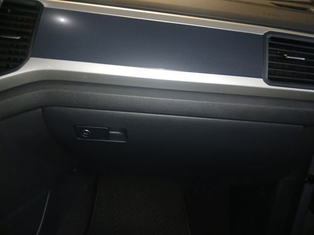 Used 2021 Volkswagen Atlas Cross Sport SE w/ Panoramic Sunroof Package image 60