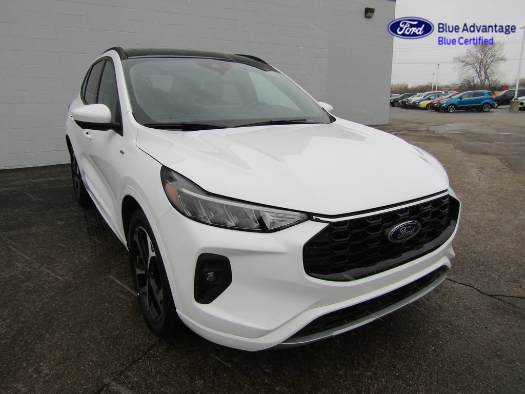 Certified 2023 Ford Escape ST-Line Select w/ Tech Pack #2 AWD/4WD image 9