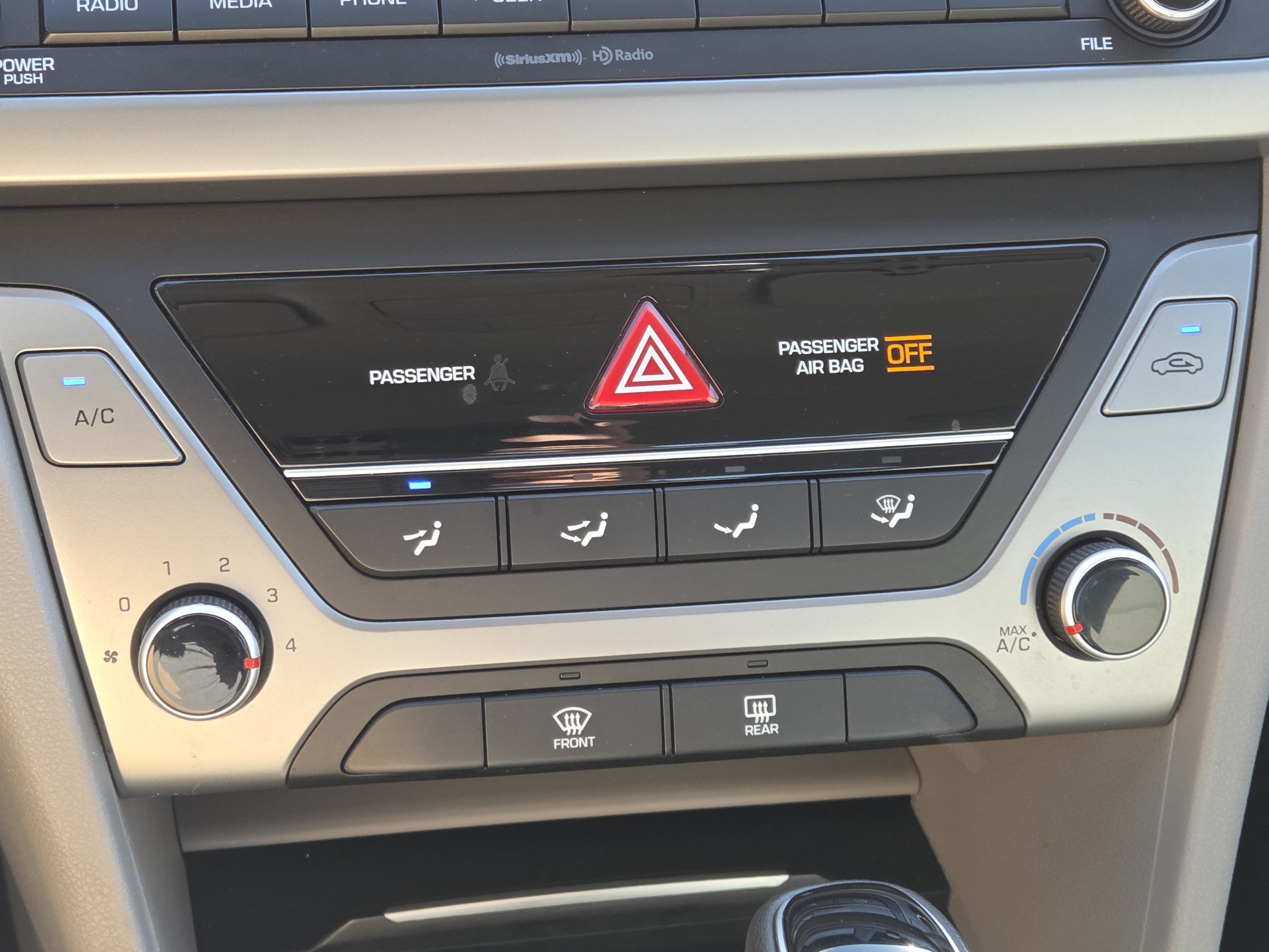 Used 2017 Hyundai Elantra SE FWD image 28