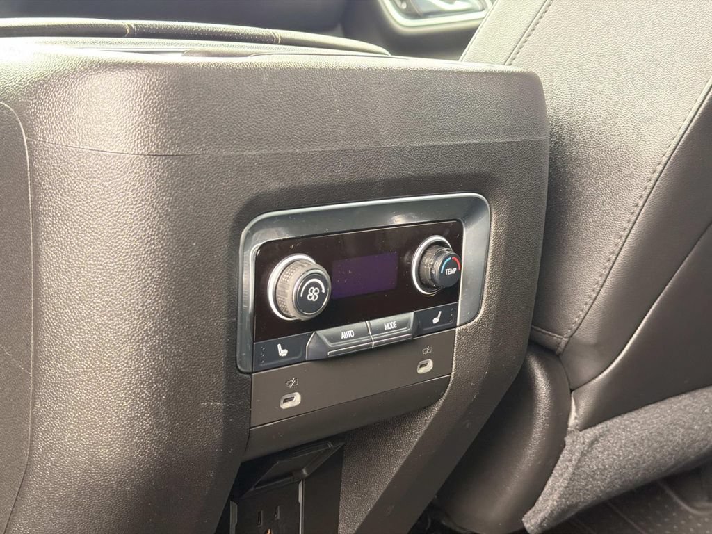 Used 2021 Chevrolet Tahoe Premier w/ Premium Package RWD image 19