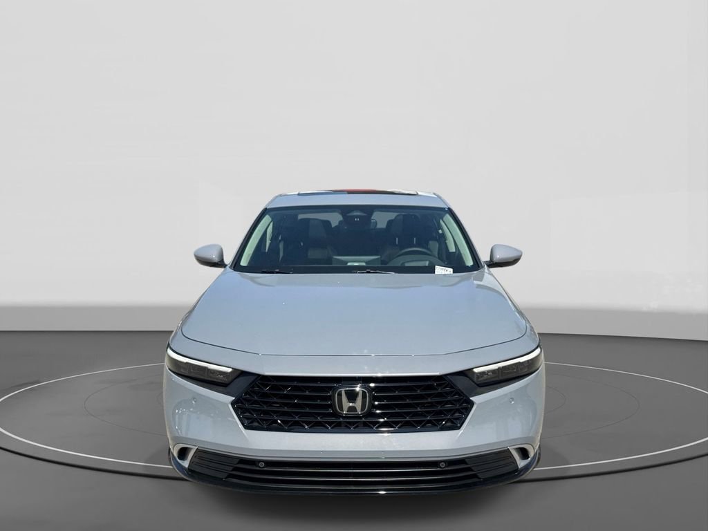 Used 2023 Honda Accord Touring image 3