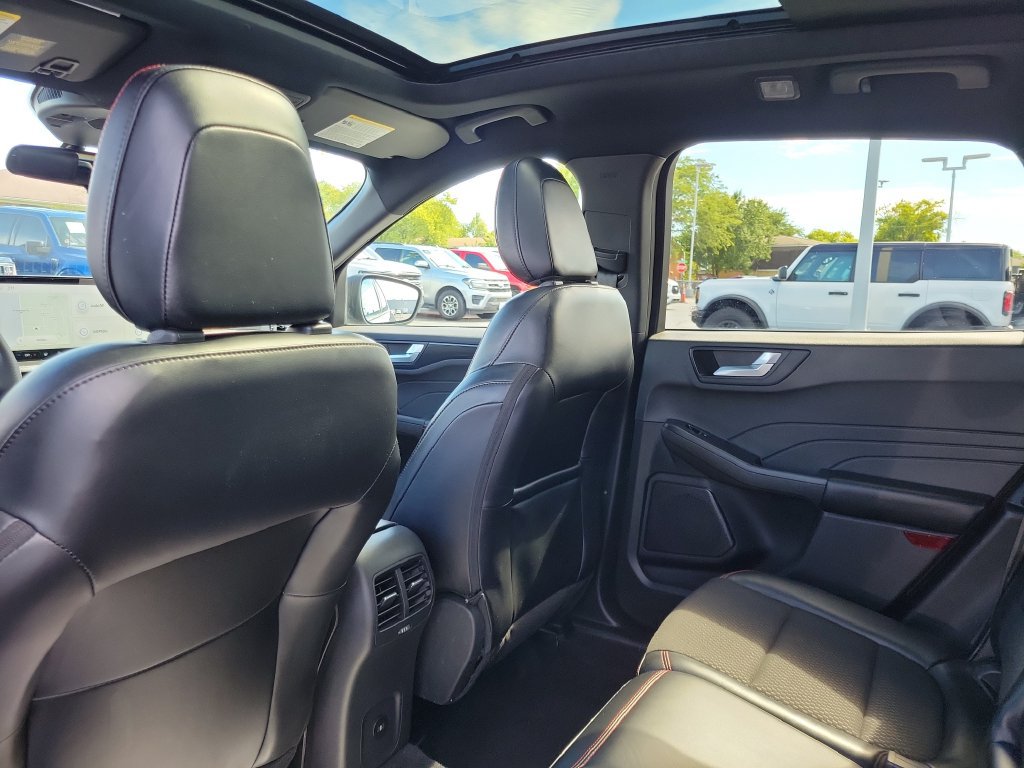 Certified 2023 Ford Escape ST-Line w/ Tech Pack #1 AWD/4WD image 16