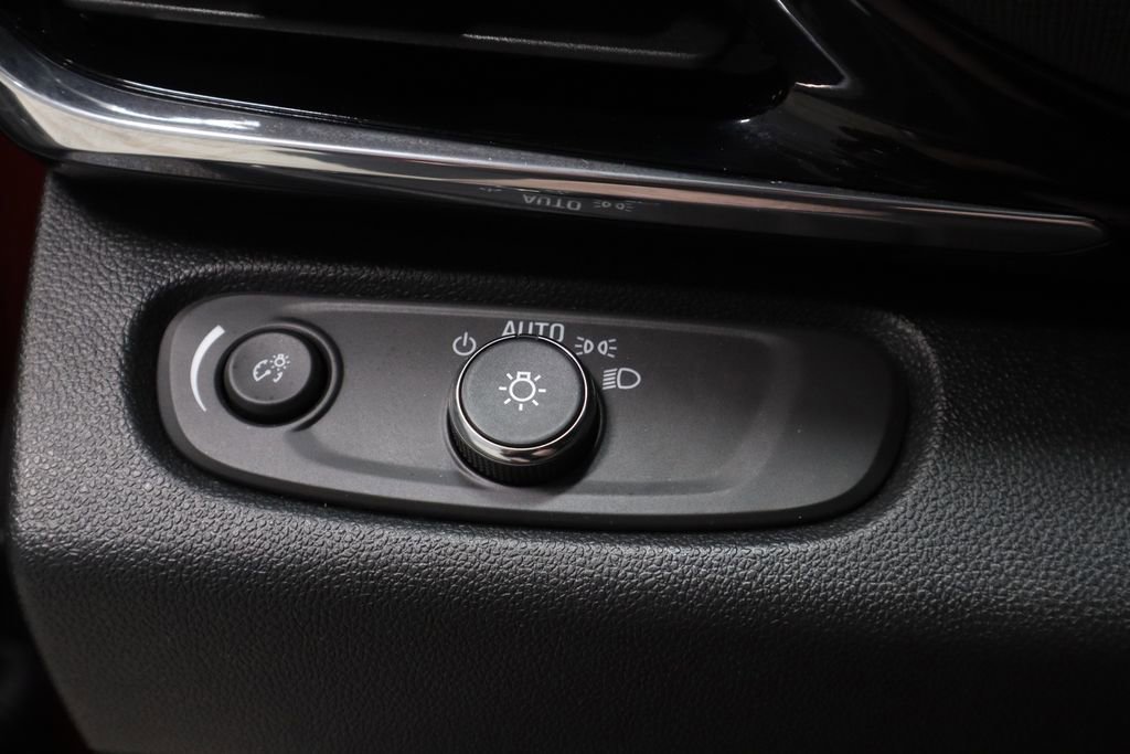 Used 2025 Buick Envista Avenir FWD image 24