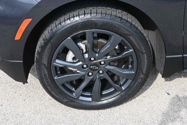Used 2022 Chevrolet Equinox RS w/ Infotainment Package image 14