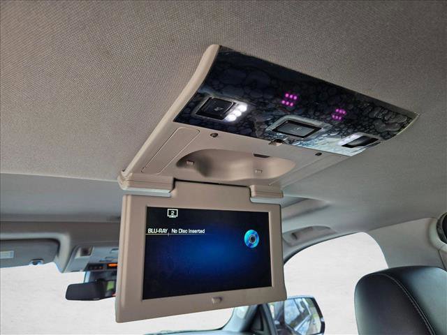 Used 2018 Cadillac Escalade Premium Luxury RWD image 20
