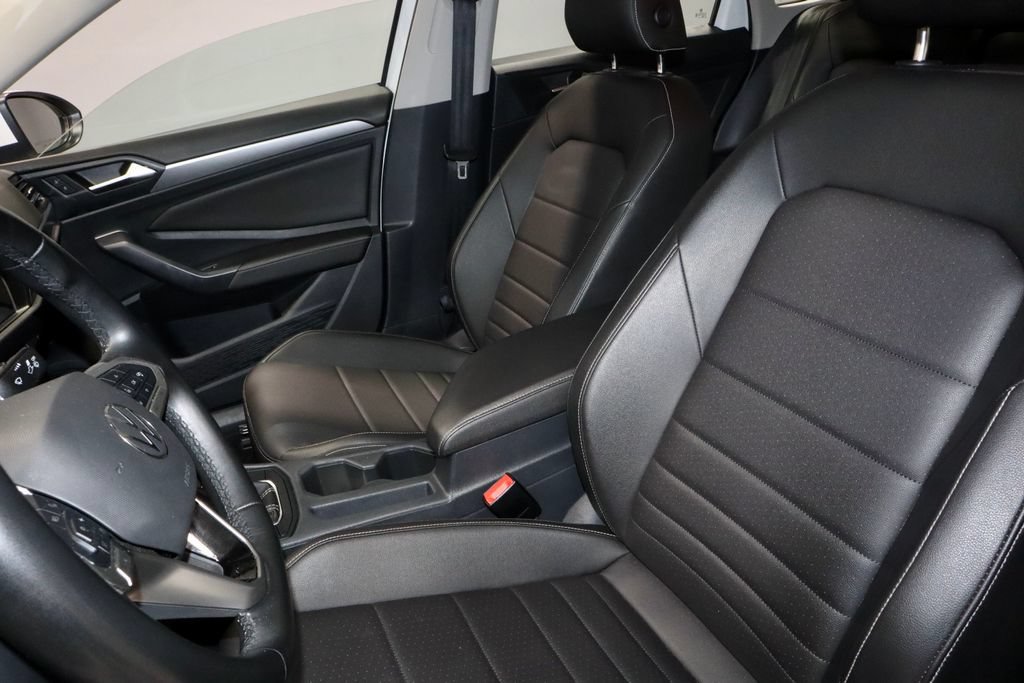 Used 2023 Volkswagen Jetta SE FWD image 24