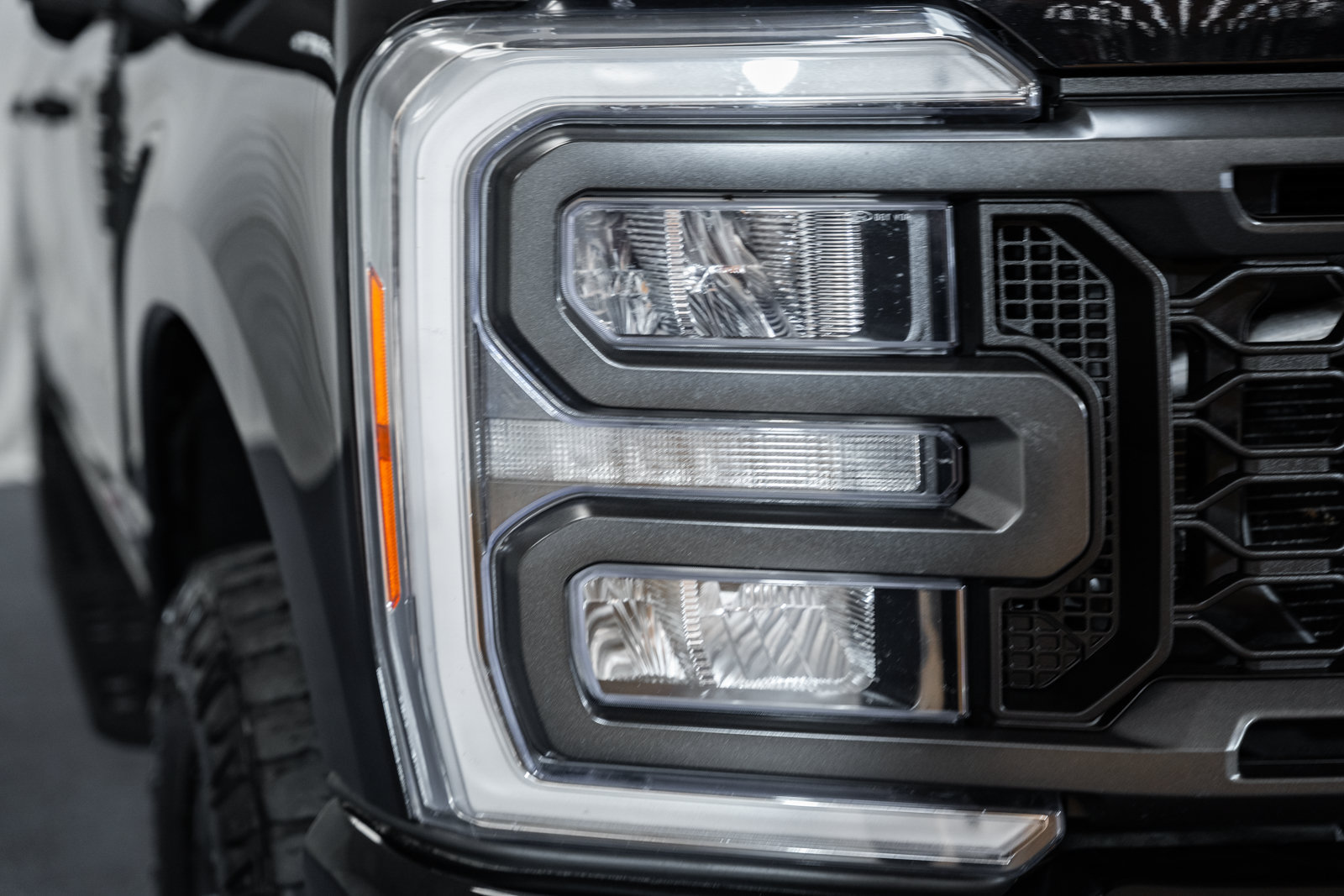 Certified 2023 Ford F250 XLT w/ Tremor Off-Road Package AWD/4WD image 11
