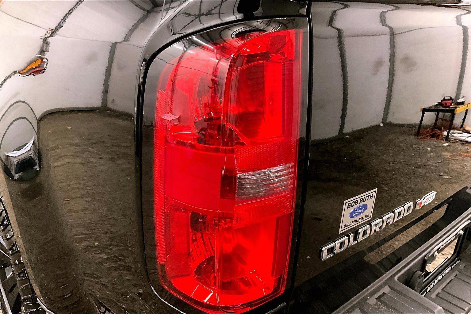 Used 2018 Chevrolet Colorado Z71 w/ Z71 Midnight Edition image 28