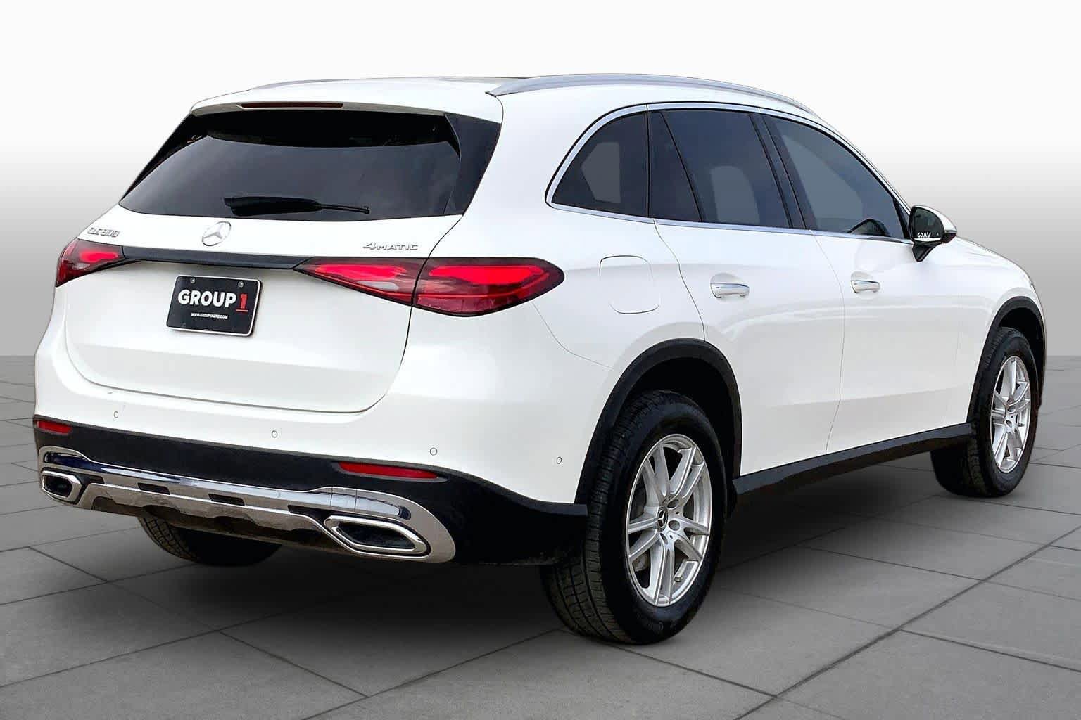 Used 2025 Mercedes-Benz GLC 300 4MATIC image 13
