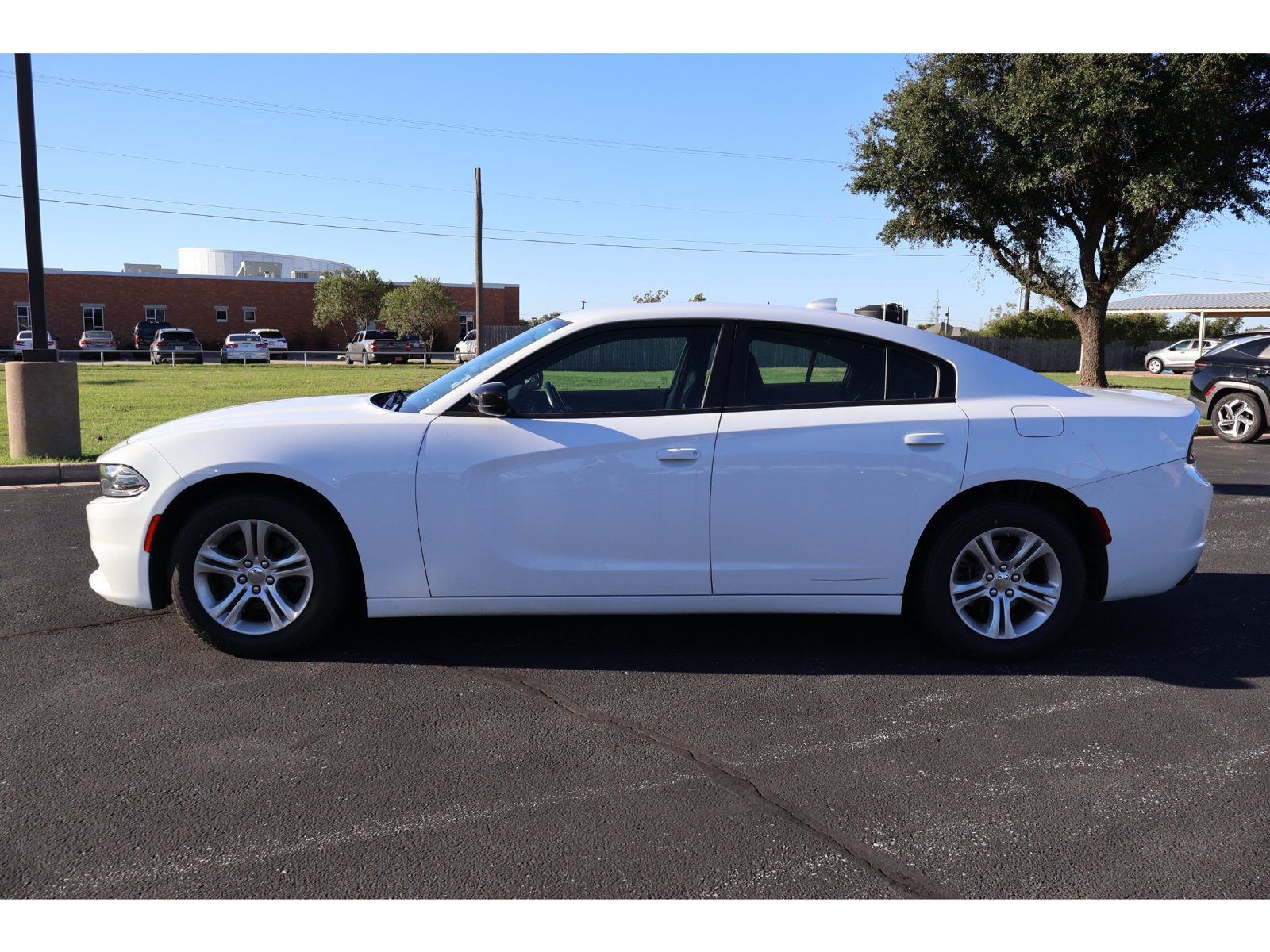 Used 2023 Dodge Charger SXT RWD image 2